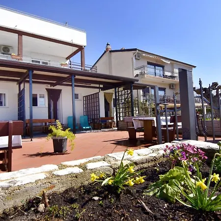 Neues Mit Meerblick In By Interhome Daire *
